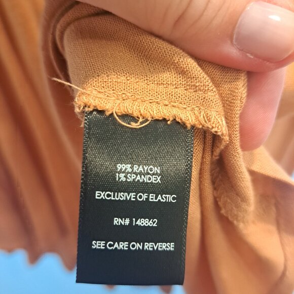 NWOT Torrid Rayon Slub Smocked Sleeveless Button-Up Size 3 - Picture 6 of 8